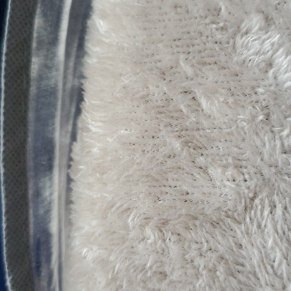 Vevet plush sheet set! - Picture 3 of 4